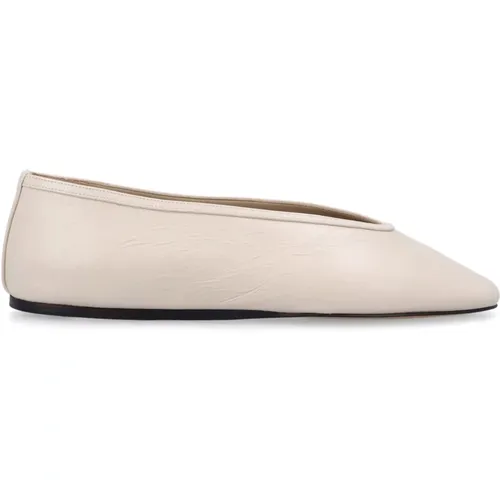 Elegante Geschlossene Ecru Luna Slipper Schuhe - Le Monde Beryl - Modalova