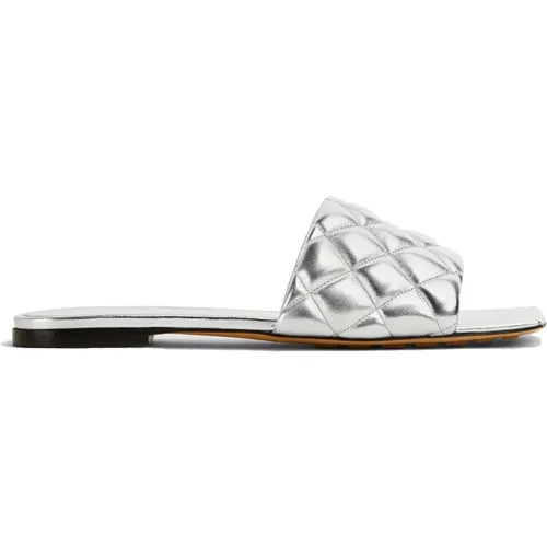 Silberne Gepolsterte Sandalen für Frauen - Bottega Veneta - Modalova