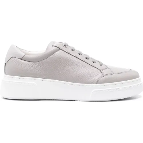 Elegante Graue Ledersneaker,Sneakers - Giorgio Armani - Modalova