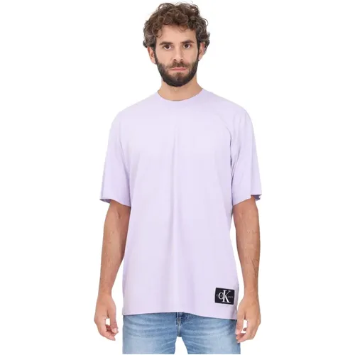 Lila Kurzarm-Logo-Patch-Tee , Herren, Größe: L - Calvin Klein Jeans - Modalova