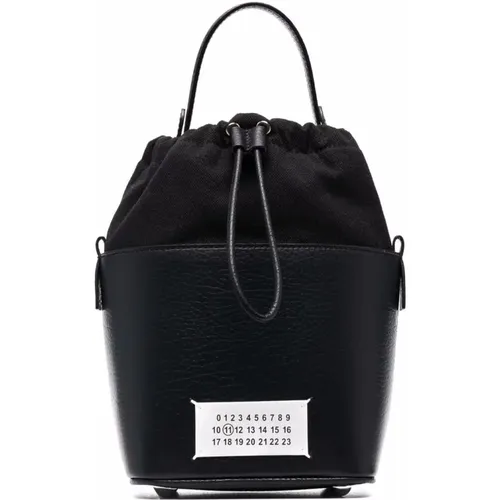 Schwarze strukturierte Leder Bucket Bag mit Logo - Maison Margiela - Modalova