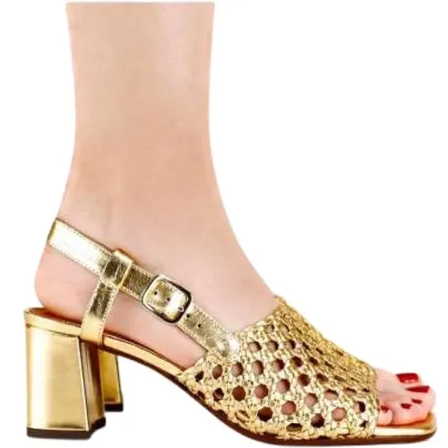 Golden Laminated Leather Sandal , female, Sizes: 3 UK - Chie Mihara - Modalova