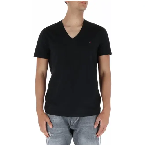 Schwarzes V-Ausschnitt T-Shirt für Männer - Tommy Hilfiger - Modalova
