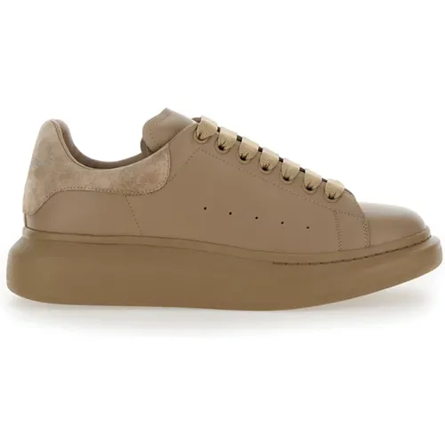 Low Top Sneakers Round Toe , male, Sizes: 7 1/2 UK, 5 UK, 7 UK, 12 UK, 11 UK, 6 UK, 10 UK, 8 UK, 9 1/2 UK, 9 UK - alexander mcqueen - Modalova