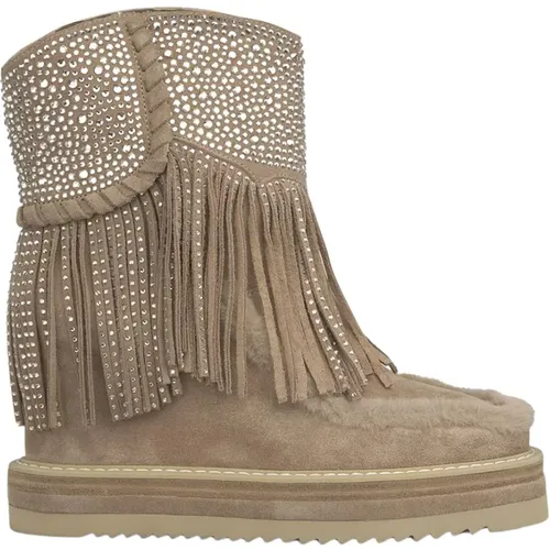 Fringed fur boot , female, Sizes: 6 UK, 4 UK, 2 UK, 9 UK, 8 UK, 5 UK, 7 UK, 3 UK - Alma en Pena - Modalova