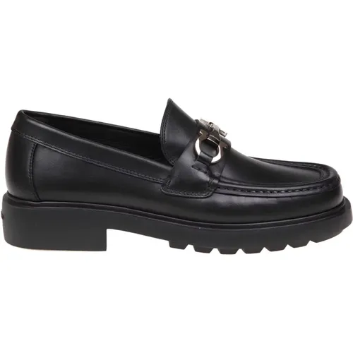 Calfskin Loafer with Gancini Buckle , female, Sizes: 5 UK, 7 UK, 4 1/2 UK, 3 UK, 6 UK, 8 UK, 5 1/2 UK, 4 UK - Salvatore Ferragamo - Modalova