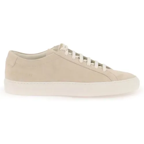 Luxuriöse Wildleder-Sneakers mit Gold-Detail , Damen, Größe: 37 EU - Common Projects - Modalova