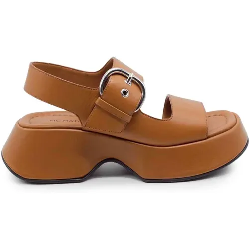Mini-Yoko-Sandale mit Bändern aus weichem tabakfarbenem Kalbsleder - Vic Matié - Modalova