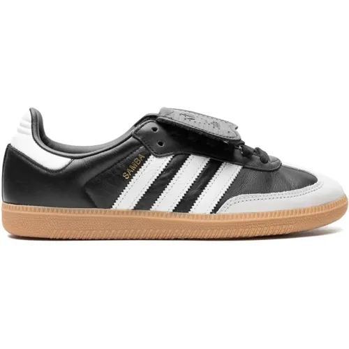 Schwarze Ledersneakers mit Weißen Bändern , Herren, Größe: 44 1/2 EU - Adidas - Modalova