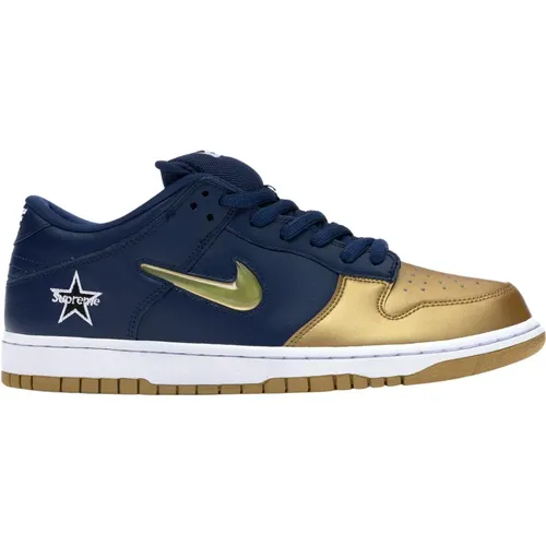 Goldene Limited Edition Sneakers , Herren, Größe: 42 1/2 EU - Nike - Modalova