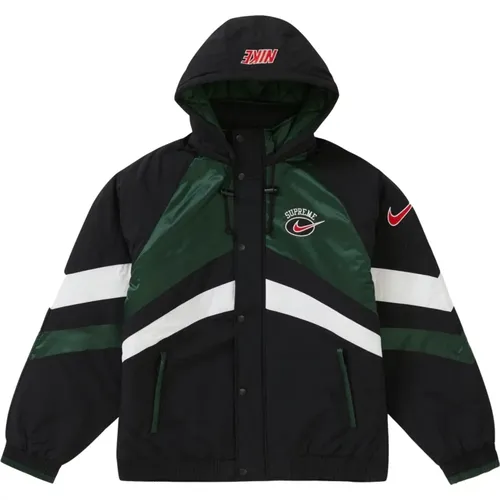 Limited Edition Waterproof Hooded Sport Jacket , male, Sizes: M, L - Nike - Modalova