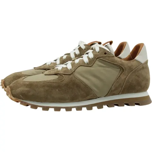 Italian Leather Sneaker Style 1377 , female, Sizes: 3 UK - Elia Maurizi - Modalova