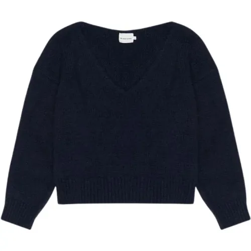 Midnight Navy V-Neck Jumper - The New Society - Modalova