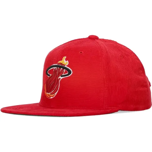 Miami Heat Velvet Flat Brim Cap , male, Sizes: ONE SIZE - Mitchell & Ness - Modalova