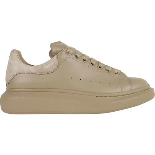 Leather Sneakers Oversize Style , male, Sizes: 6 UK, 10 1/2 UK, 5 UK, 10 UK, 8 1/2 UK, 7 1/2 UK, 5 1/2 UK, 11 UK, 9 1/2 UK - alexander mcqueen - Modalova