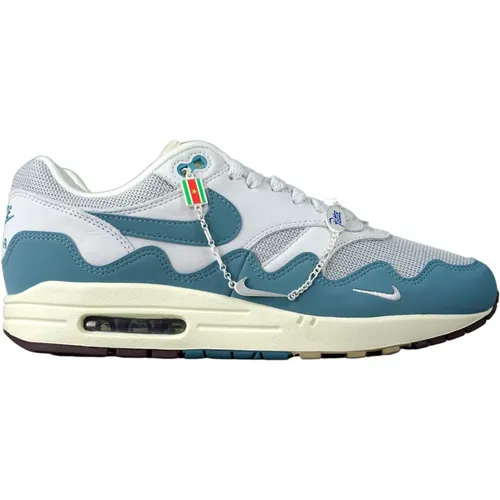 Stylish Wavesoise Aqua Sneakers , female, Sizes: 4 1/2 UK, 5 1/2 UK - Nike - Modalova