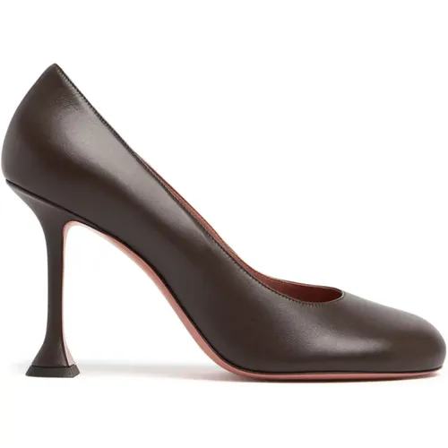 Elegante Mokka Pumps für Frauen - Amina Muaddi - Modalova