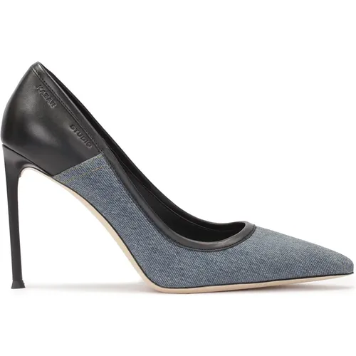 Blau-schwarze kombinierte Materialpumps - Kazar Studio - Modalova