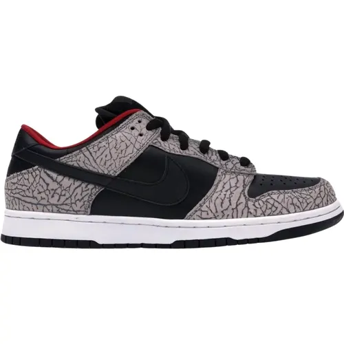 Limited Edition Supreme Black Cement , male, Sizes: 10 1/2 UK, 9 UK, 11 1/2 UK - Nike - Modalova