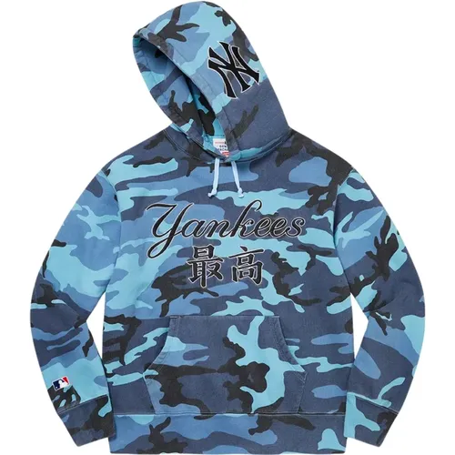 Limitierte Auflage Yankees Kanji Hoodie Blau Camo , Herren, Größe: 2XL - Supreme - Modalova