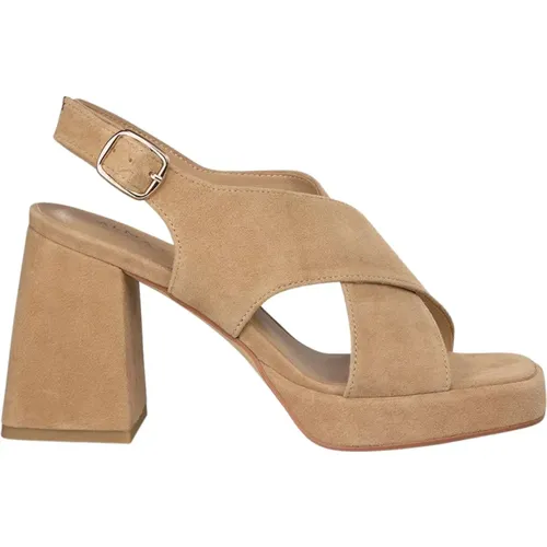 Cross Strap Block Heel Sandal , female, Sizes: 7 UK, 5 UK, 3 UK, 6 UK, 9 UK, 8 UK, 4 UK - Alma en Pena - Modalova