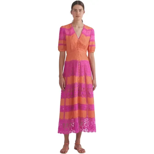 LEA Long Lace Dress IN Nectarine Honeysuckle , female, Sizes: M - Saloni - Modalova