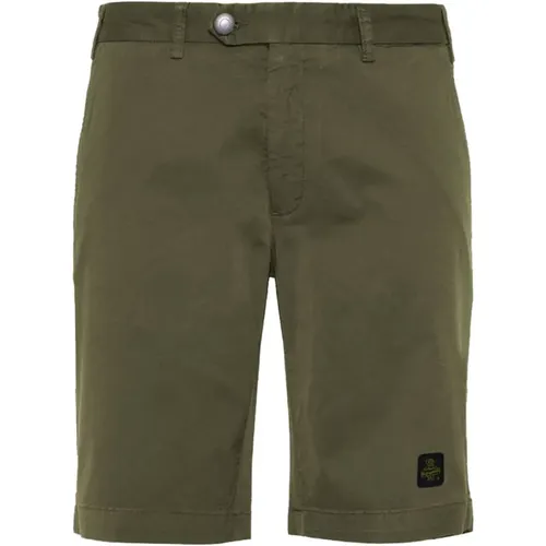 Elegante Beige Bermuda Shorts mit Logoaufnäher , Herren, Größe: W32 - RefrigiWear - Modalova