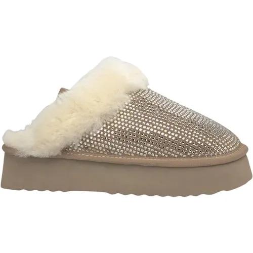 Fur shoe with beading , female, Sizes: 9 UK, 7 UK, 5 UK, 6 UK, 8 UK, 3 UK, 4 UK - Alma en Pena - Modalova