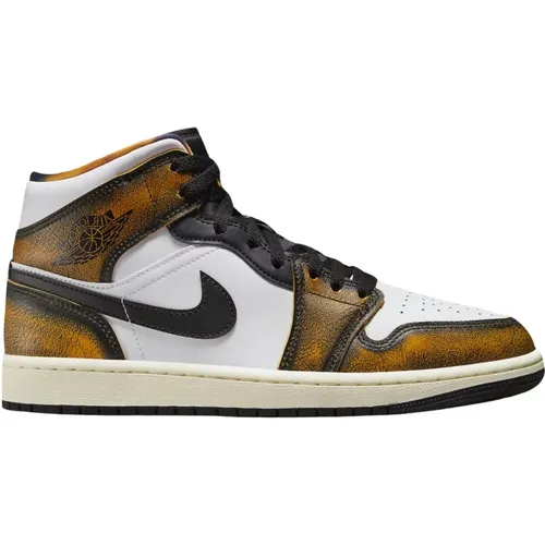 Limited Edition Air Jordan 1 Mid SE , male, Sizes: 7 UK, 14 1/2 UK, 8 1/2 UK, 11 1/2 UK, 11 UK, 15 1/2 UK, 10 UK, 6 1/2 UK, 9 UK, 13 1/2 UK, 8 UK, 6 U - Nike - Modalova