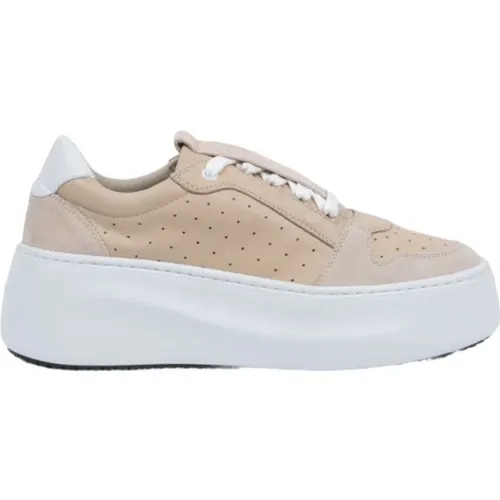 White Sneakers with Calfskin and Light Grey Suede , female, Sizes: 7 UK, 3 UK - Vic Matié - Modalova
