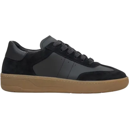 Damen Schwarze Low-Top Sneakers aus Italienischem Echtem Leder und Velours Er00115841 , Damen, Größe: 37 EU - Estro - Modalova