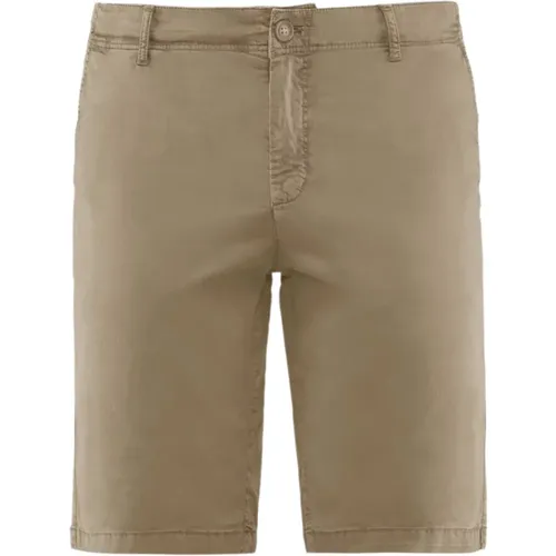 Stretch Cotton Gabardine Slim Fit Chino Bermuda Shorts , male, Sizes: W40, W29, W31, W32, W30, W36, W34, W28, W33, W38 - BomBoogie - Modalova