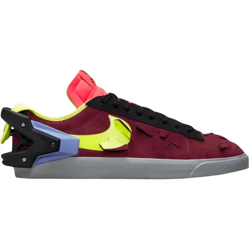 Limitierte Auflage Night Maroon Blazer Low , Herren, Größe: 41 EU - Nike - Modalova