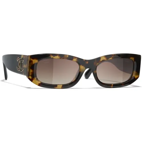 Brown Sunglasses Stylish Everyday Use , female, Sizes: 52 MM - Chanel - Modalova