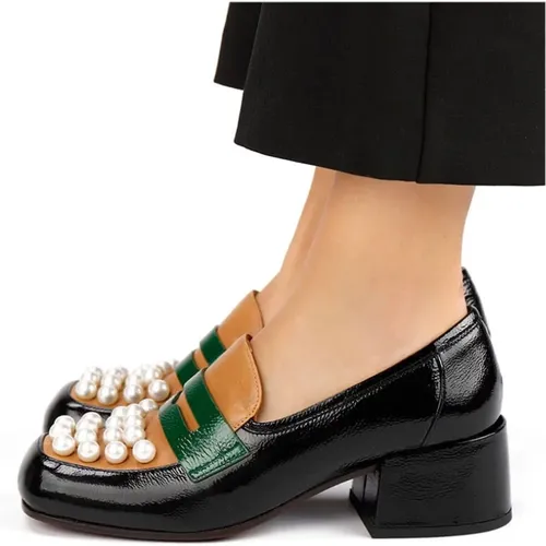 Pearl Loafers - Size 39.5 , female, Sizes: 3 1/2 UK - Chie Mihara - Modalova
