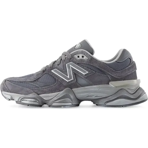 Stylische Bequeme Sneakers , Herren, Größe: 38 1/2 EU - New Balance - Modalova