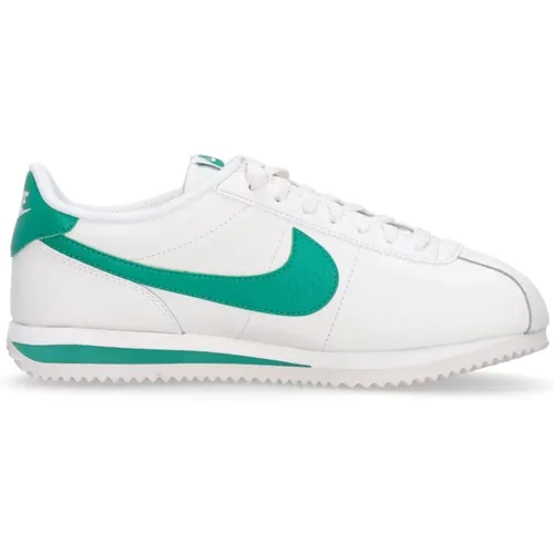 Sail Green Low Cut Sneaker , male, Sizes: 11 UK, 6 UK, 8 1/2 UK, 13 UK, 12 UK, 11 1/2 UK, 5 UK, 7 UK, 4 1/2 UK, 10 1/2 UK, 8 UK, 6 1/2 UK, 9 UK, 10 UK - Nike - Modalova