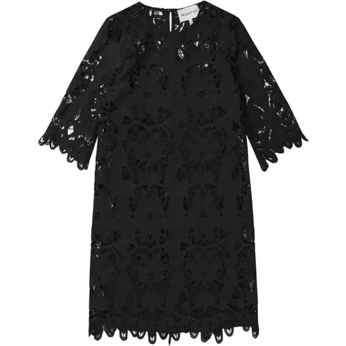 Beautiful Lisol Dress with ¾ Sleeves and Lace Detail , female, Sizes: 2XL, XS - Munthe - Modalova