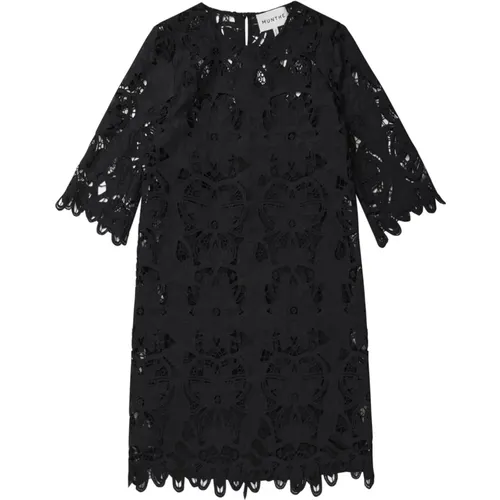 Beautiful Lisol Dress with ¾ Sleeves and Lace Detail , female, Sizes: XS - Munthe - Modalova