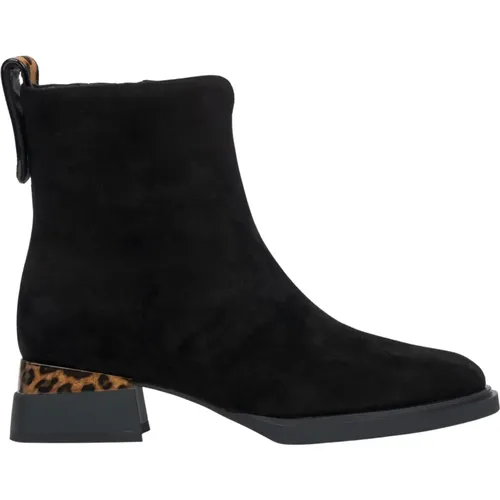 Schwarze Veloursleder-Stiefeletten für Damen mit Leopardenmuster-Detail , Damen, Größe: 38 EU - Estro - Modalova