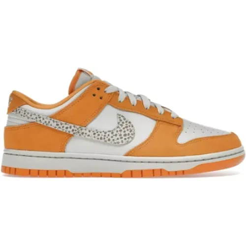 Safari Swoosh Kumquat Dunk Low , male, Sizes: 11 UK, 13 UK - Nike - Modalova