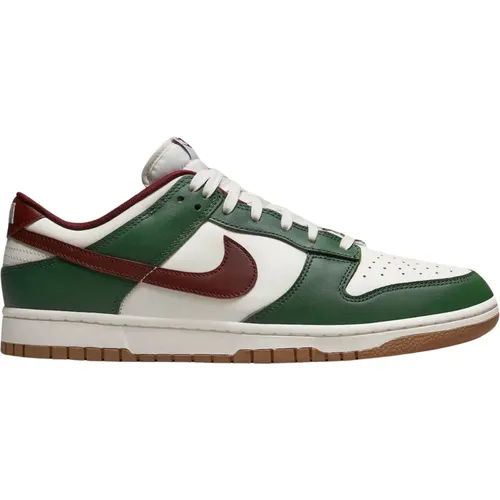 Limited Edition Gorge Green Sneakers , male, Sizes: 11 1/2 UK, 8 1/2 UK, 5 UK, 2 1/2 UK, 13 UK, 7 UK, 9 UK, 12 UK, 4 1/2 UK, 2 UK, 10 UK, 6 1/2 UK, 3 - Nike - Modalova