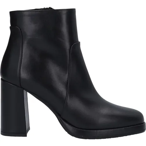 Low Ankle Boot in Plum Leather , female, Sizes: 7 UK, 4 UK, 6 UK, 5 UK - Albano - Modalova