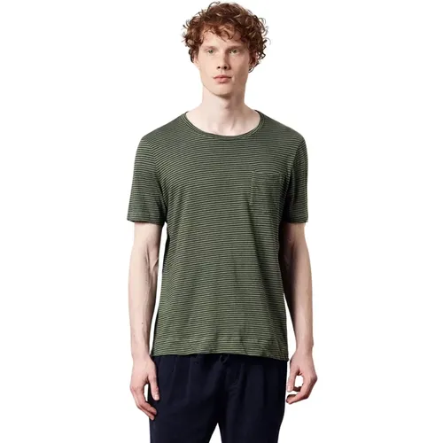 Gestreiftes Baumwoll-T-Shirt mit Brusttasche , Herren, Größe: M - Massimo Alba - Modalova
