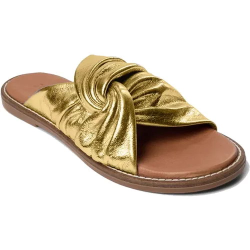 Gold Sandal Shoes & Boots , female, Sizes: 3 UK, 5 UK, 4 UK, 6 UK, 8 UK - Sofie Schnoor - Modalova