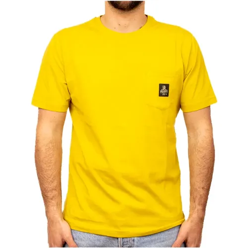 Gelbes Hot Spot T-Shirt mit Tasche , Herren, Größe: M - RefrigiWear - Modalova