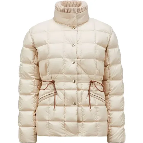 Kurze Daunenjacke mit gestricktem Kragen - Moncler - Modalova