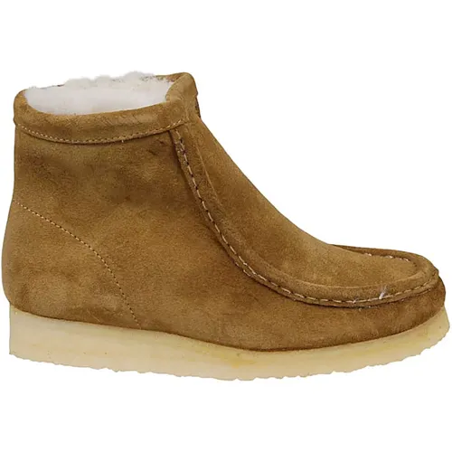 Wallabee Hi Wildlederstiefel , Damen, Größe: 37 EU - Clarks - Modalova