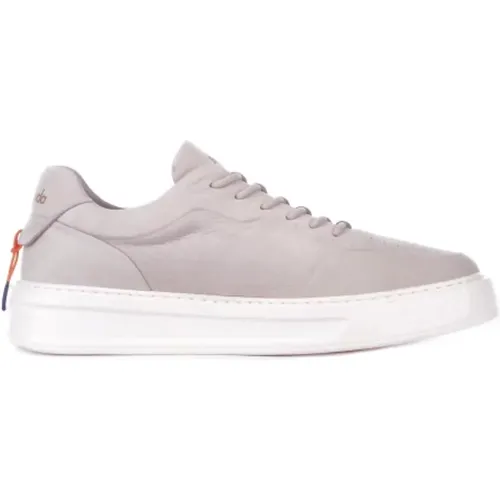 Ivory Leder Sneakers Perforierte Details Gummisohle - Barracuda - Modalova