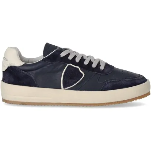 Blaue Ledersneaker mit Kontrastabzeichen , Herren, Größe: 42 EU - Philippe Model - Modalova